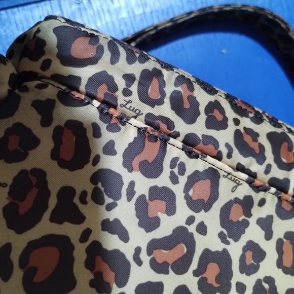 Lug trolley cb organizing crossbody bag with key fob, RFID and pockets! - Picture 11 of 16